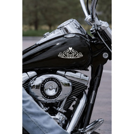 Prenses Taç Oto Sticker - Kalpli Taç Araç Cam Sticker 15x7cm