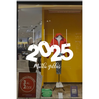 Yılbaşı Vitrin için İp İle Asılmış 2025 Yazısı Sticker 115x84cm