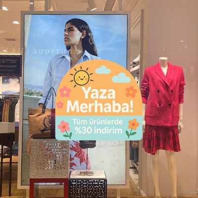 Yaza Merhaba %30 İndirim Vitrin Stickerı – Güneşli Yaz Temalı Kampanya Cam Etiketi