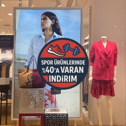 Spor Ürünlerinde İndirim Vitrin Stickerı – %40’a Varan Kampanya Cam Etiketi