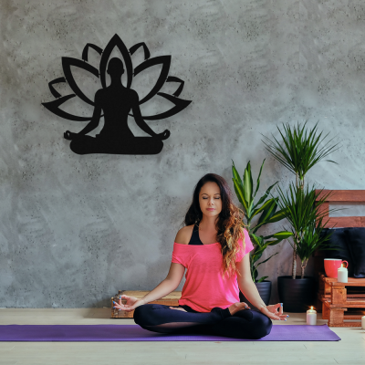 Yoga Yapan Kadın Ve Lotus Çiçeği Metal Dekoratif İç Mekan İçin Metal Tablo 50x40 Cm