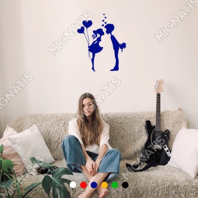 Birbirine Süpriz Yapan Sevgililer Sticker Yapıştırma