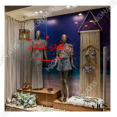 Mutlu Yıllar Yazısı ve Gülücük İşareti Simgesi Yılbaşı Cam Vitrin Mağaza Süslemeleri Mutlu Yıllar Yazısı ve Gülücük İşareti Simgesi Yılbaşı Cam Vitrin Mağaza Süslemeleri