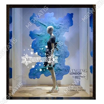 Mutlu Yıllar Yazısı ve Küçüklü Büyüklü Kar Taneleri Yılbaşı Süslemeleri