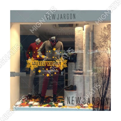 Mutlu Yıllar Yazısı ve Küçüklü Büyüklü Kar Taneleri Yılbaşı Süslemeleri