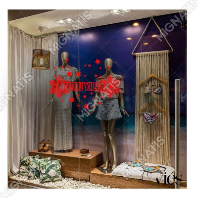 Mutlu Yıllar Yazısı ve Küçüklü Büyüklü Kar Taneleri Yılbaşı Süslemeleri