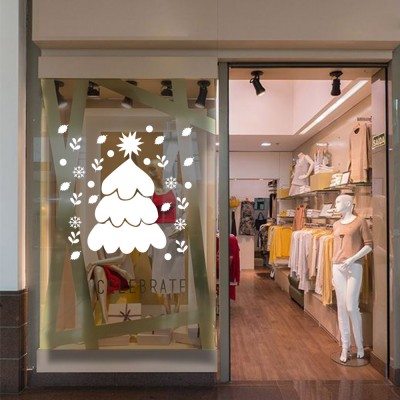 Üstünde Kar Olan Yılbaşı Ağacı Sticker Çıkartma